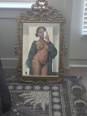 Full leaked Black naked hippie private onlyfans photo