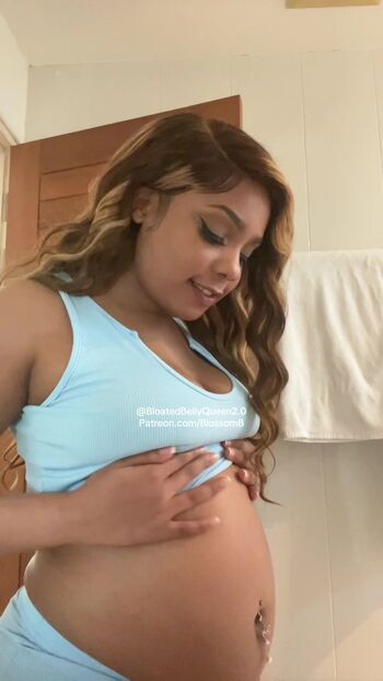Full leaked Bloatedbellyqueen private onlyfans photo