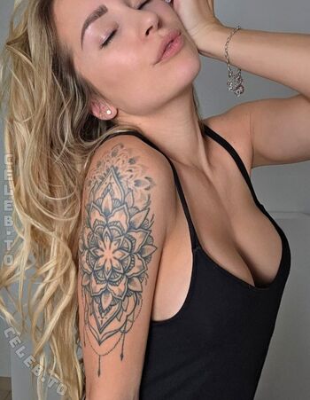 blonde_model