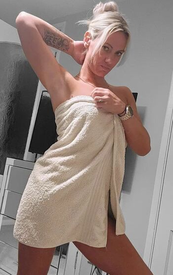 Full leaked Blondemilf private onlyfans photo