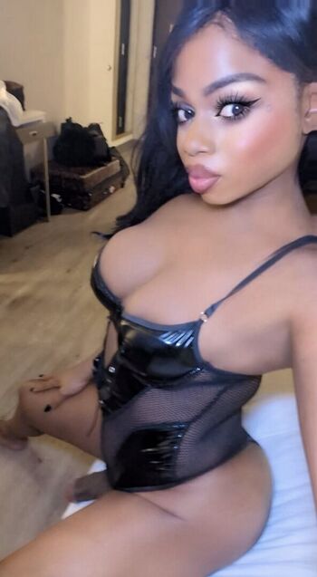 Full leaked Blondiegotperks private onlyfans photo
