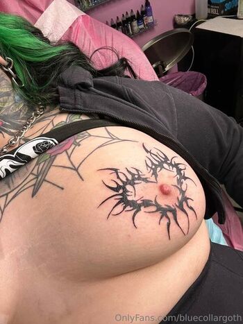 Full leaked Bluecollargoth private onlyfans photo