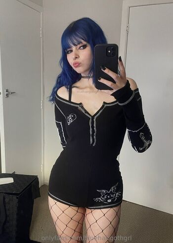 Full leaked Bluehairgothgrl private onlyfans photo