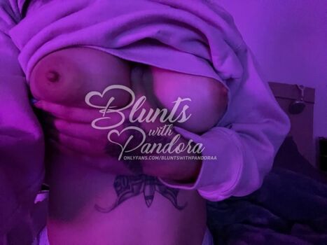Full leaked Bluntswithpandoraa private onlyfans photo