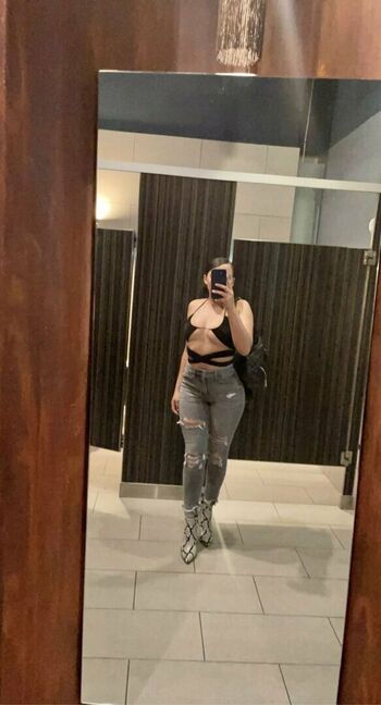 Full leaked Bobbie private onlyfans photo