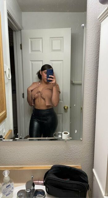 Full leaked Bobbie private onlyfans photo