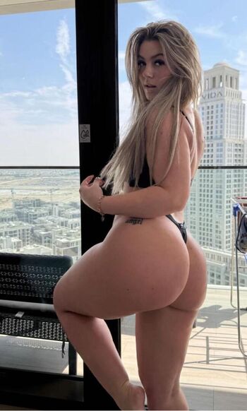 Full leaked Bootyluna private onlyfans photo