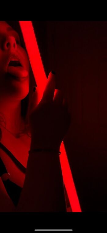 Full leaked Borrowhiswife private onlyfans photo