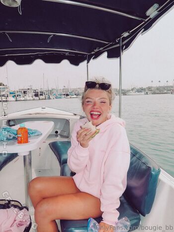 Full leaked Bougie bb private onlyfans photo