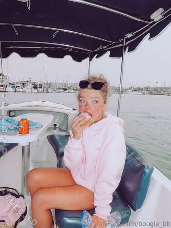 Full leaked Bougie bb private onlyfans photo
