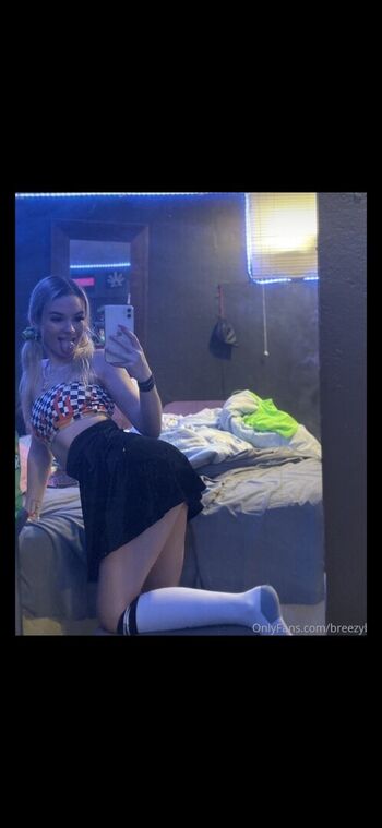 Full leaked Breezybabes private onlyfans photo