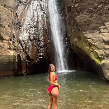 Full leaked Bretaneee private onlyfans photo