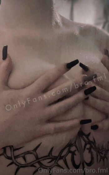 Full leaked Bro fml private onlyfans photo