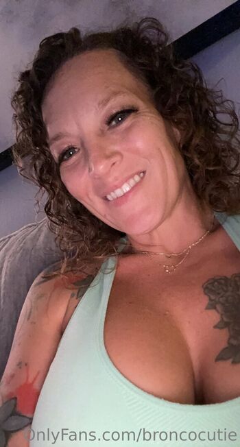 Full leaked Broncocutie private onlyfans photo