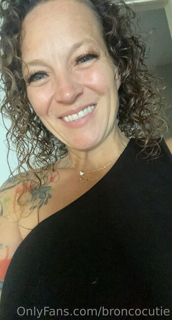 Full leaked Broncocutie private onlyfans photo
