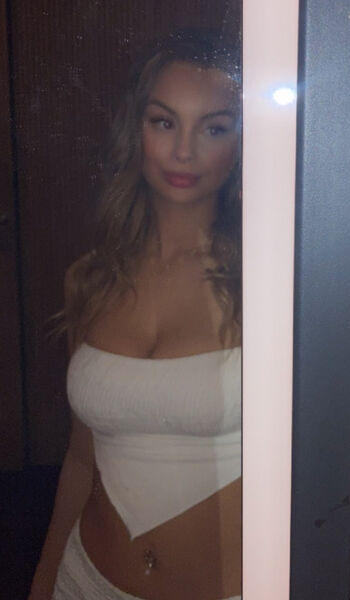 Full leaked Bronitiamonica private onlyfans photo