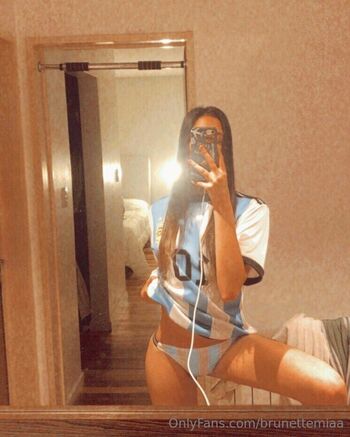 Full leaked Brunettemiaa private onlyfans photo