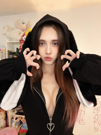 Full leaked Bunnygirlbree  page private onlyfans photo