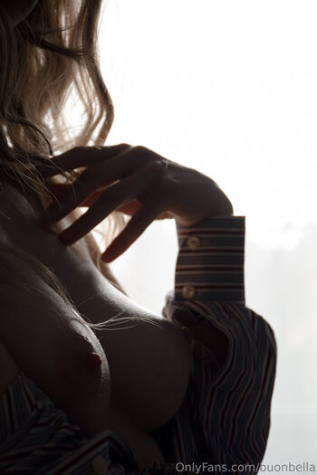 Full leaked Buonbella private onlyfans photo