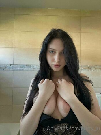 Full leaked Busty ju private onlyfans photo