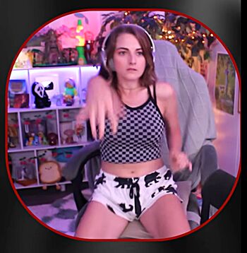 Full leaked Caitlin marie reacts private onlyfans photo