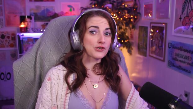 Caitlin Marie Reacts