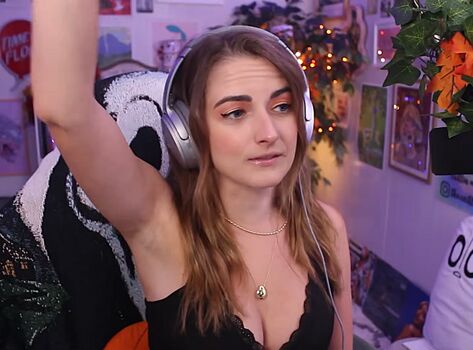 Full leaked Caitlin marie reacts private onlyfans photo
