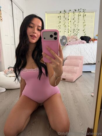 Full leaked Calie skye private onlyfans photo