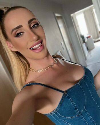 Full leaked Calliekingx private onlyfans photo