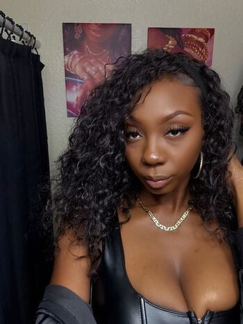 Full leaked Callmeellepls private onlyfans photo