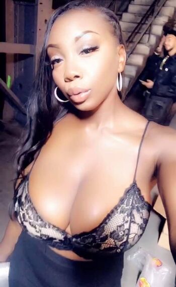 Full leaked Callmeellepls private onlyfans photo
