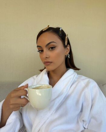 Camila Mendes