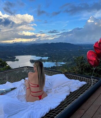 Full leaked Camilarroyav page private onlyfans photo