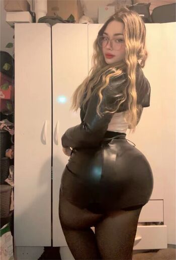 Full leaked Candyrobbs private onlyfans photo