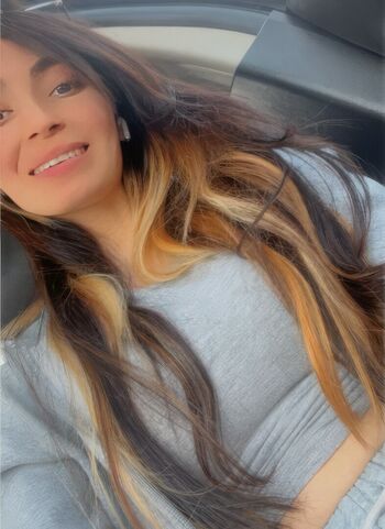Full leaked Caradeliz private onlyfans photo