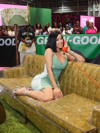 Full leaked Cardi b private onlyfans photo
