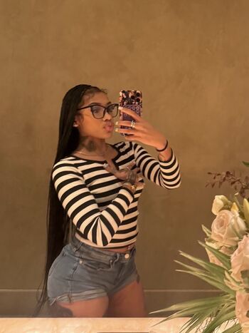 Full leaked Carenavonchae private onlyfans photo