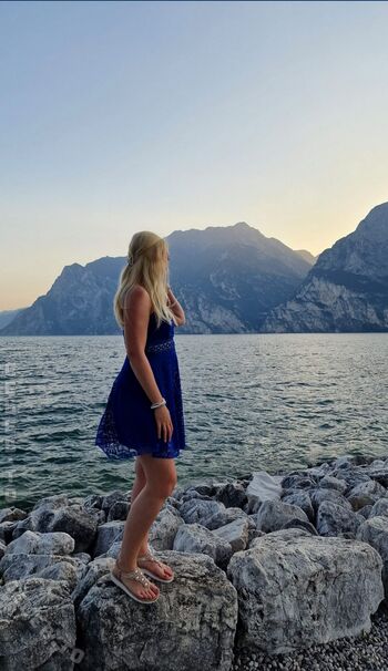 Full leaked Cari ina private onlyfans photo