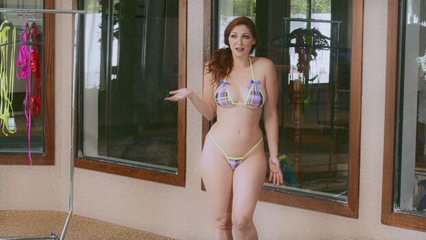 Carlotta Champagne Hauls