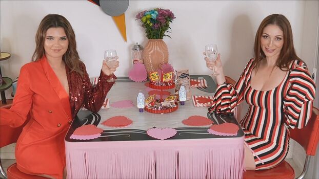 Carlotta Champagne Hauls