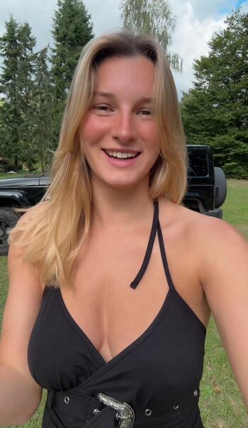 Full leaked Carlyjane official private onlyfans photo