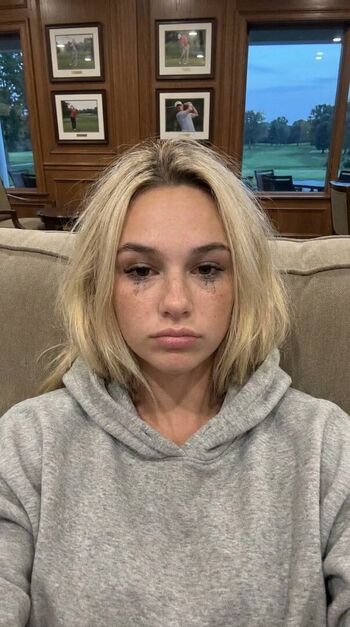 Full leaked Carlypurrsxo private onlyfans photo