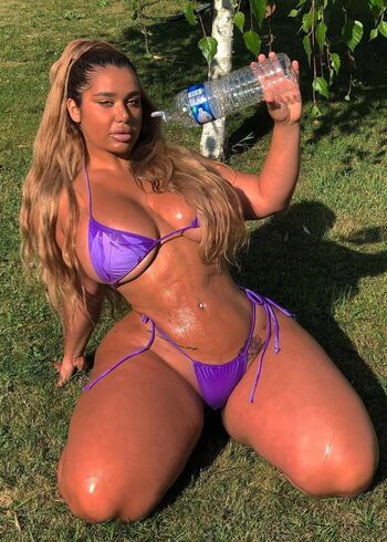 Full leaked Carmela habibi private onlyfans photo
