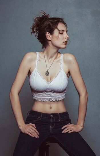 Full leaked Caro petitemodel page private onlyfans photo