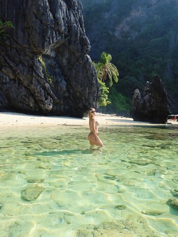 Full leaked Caroline wick private onlyfans photo