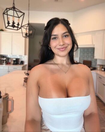 Full leaked Carolinejones private onlyfans photo