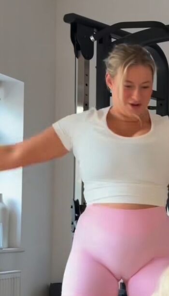 Full leaked Carys whittaker busybeecarys private onlyfans photo