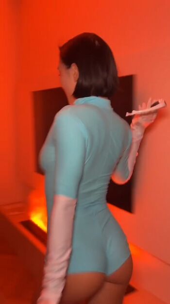 Full leaked Cassaraa private onlyfans photo