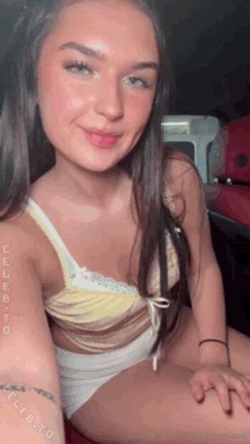 Full leaked Cassiemaee private onlyfans photo