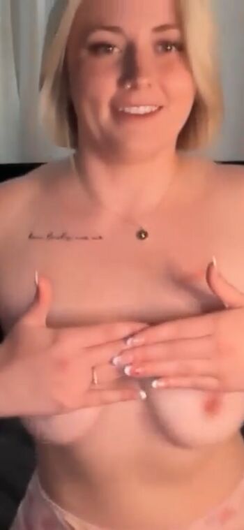 Full leaked Cassiexoox private onlyfans photo